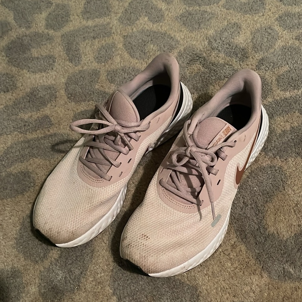 Pink Nikes - Picture 2 of 4